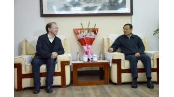 廣西壯族自治區(qū)主席陳武慰問國家科技進步獎獲獎?wù)咄蹼p飛董事長